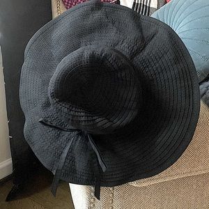 It is very convenient so that you don’t get sunburnt and it’s very stylish!